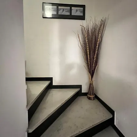 Apartment Casa Del Pozzo, 90 Mq, 2b 1b, Cozy Top-floor Ligurian Stay, No Lift, Steps From The Sea Rapallo