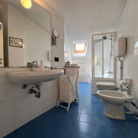Casa Del Pozzo, 90 Mq, 2b 1b, Cozy Top-floor Ligurian Stay, No Lift, Steps From The Sea Apartment Rapallo